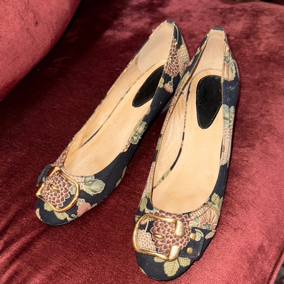 N.Y.L.A. Chelsea Black and Gold Wedge Heels 8.5 - Picture 1 of 11